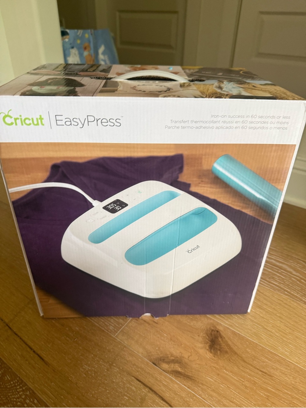 Cricut EasyPress Compact Heat Press — White with Teal Accents